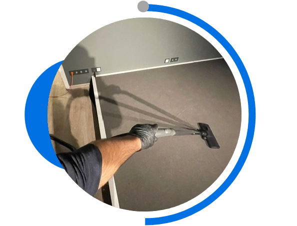 Bodenreinigung mit einem Gerät