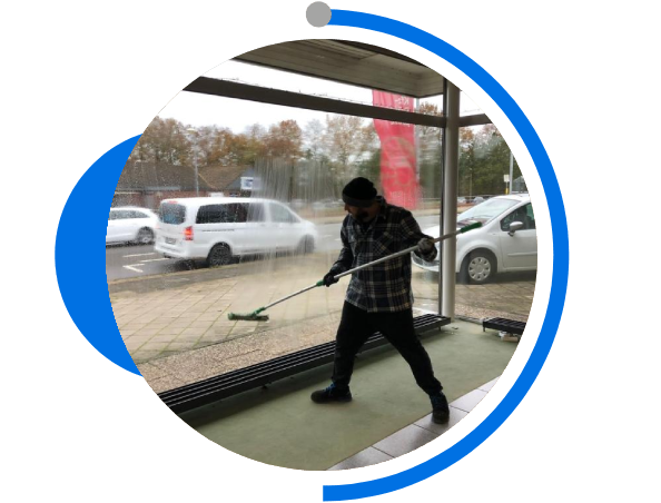 Fensterputzer bei der Arbeit